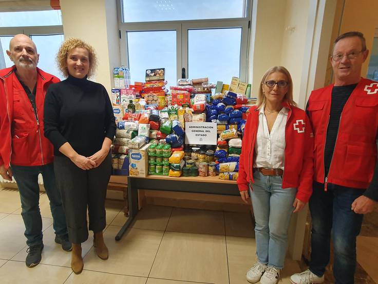Los empleados de la Administración del Estado en Segovia donan 400 kilos de productos a Cruz Roja