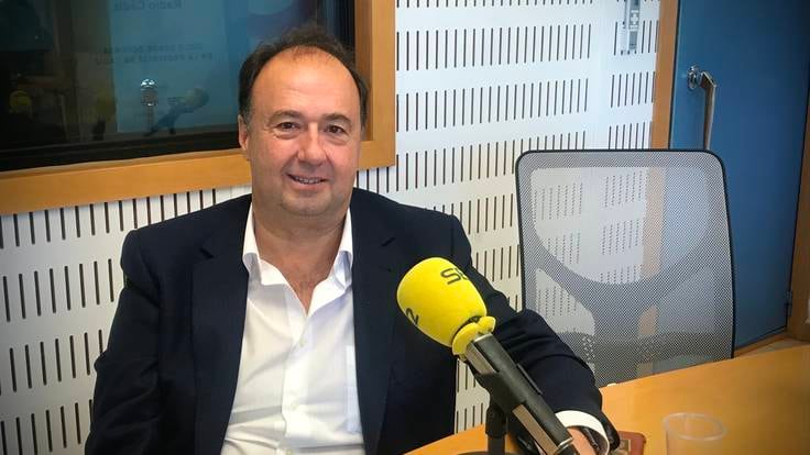 El Doctor Casimiro Mantell, hoy, en los estudios de Radio Cádiz