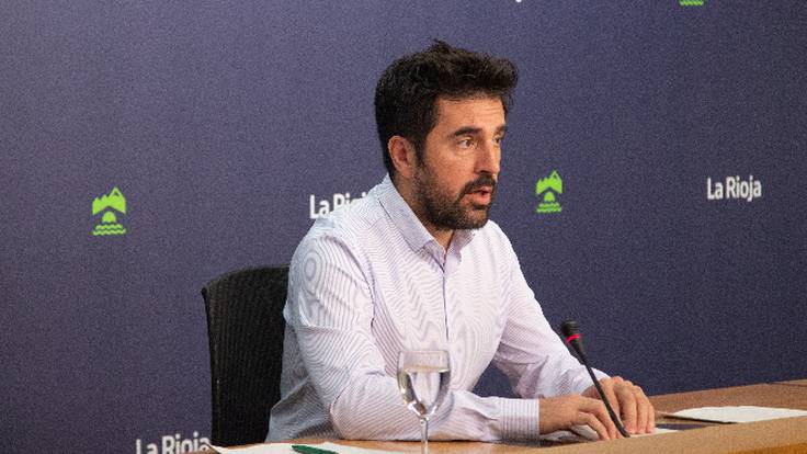 Álex Dorado, portavoz del Gobierno de La Rioja, pide prudencia y responsabilidad a los riojanos en el uso de los servicios saniarios (07/07/2022)