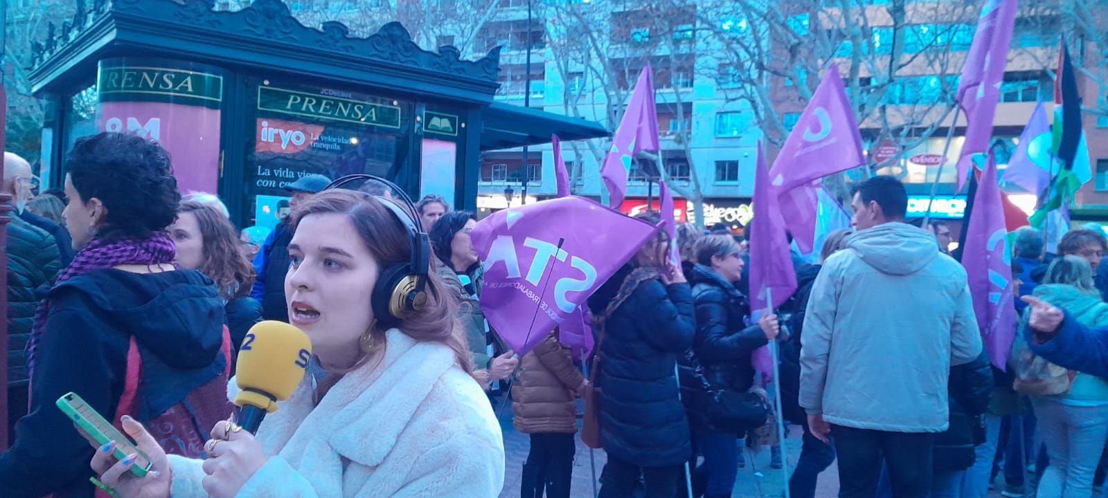 La manifestación del 8M desborda todas las ciudades de Aragón: "Seguimos aquí"
