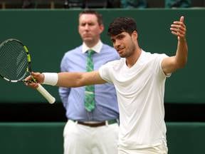 Carlos Alcaraz vence a Humbert y se clasifica para los cuartos de final de Wimbledon