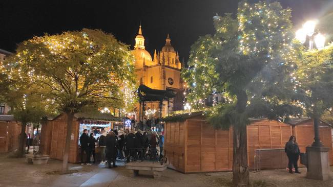 Segovia inaugura su iluminación navideña