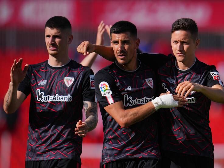 Sancet, Yuri y Ander Herrera celebran uno de los goles del Athletic en Almería