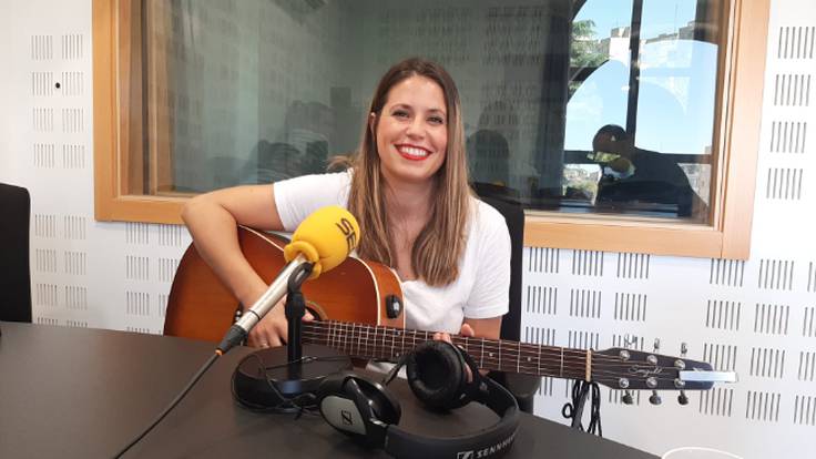 Charlamos con la cantautora getafense Laura Ordoñez nos ha presentado su nuevo single, ‘Lo que nunca tuvimos’