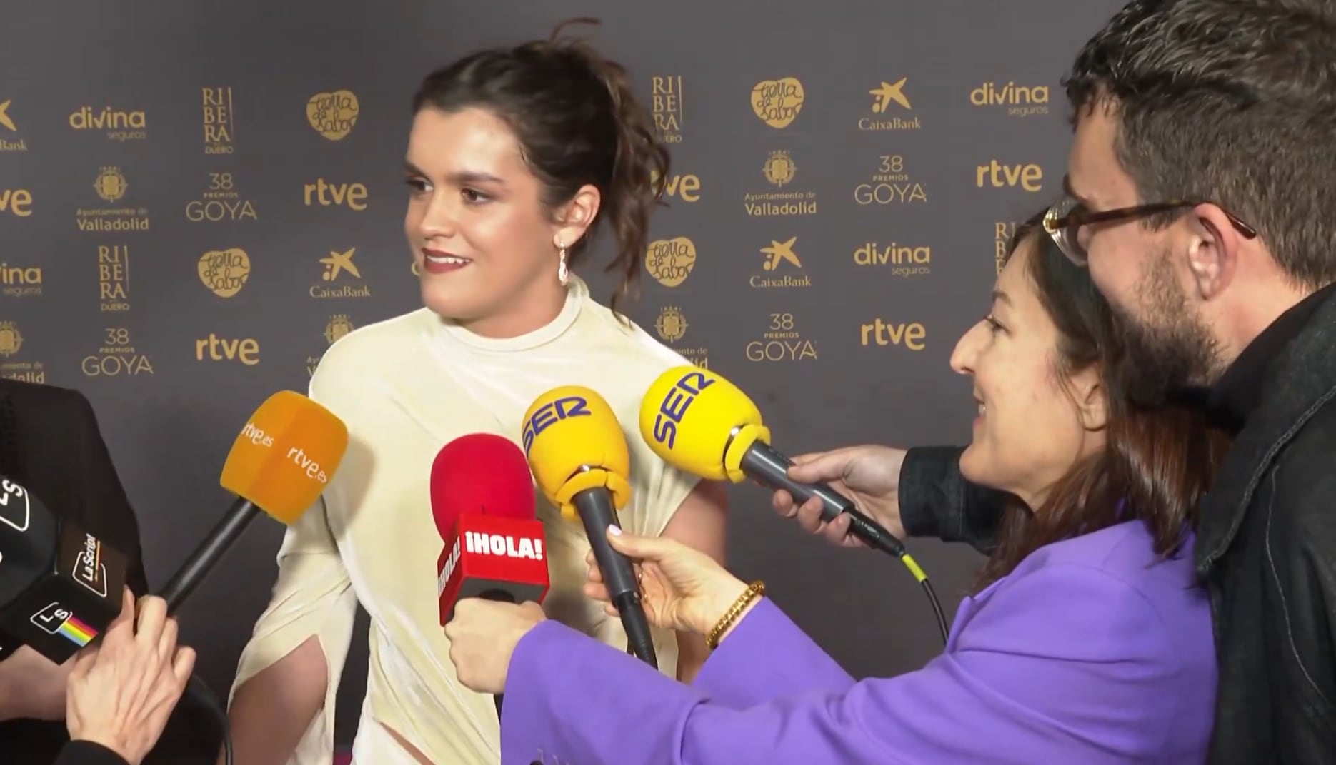 Amaia es más Amaia que nunca: así cuenta lo que ha hecho al encontrarse con Pedro Almodóvar en los Goya