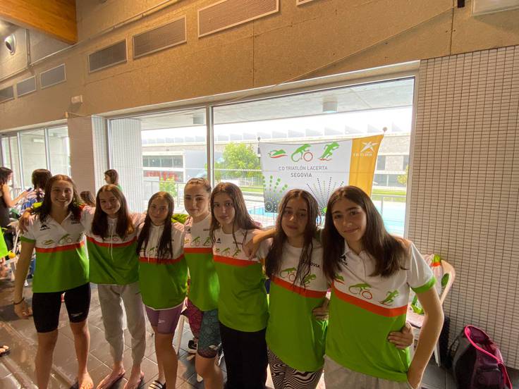 El equipo de natación de Triatlón Lacerta, entre los 6 mejores de Castilla y León