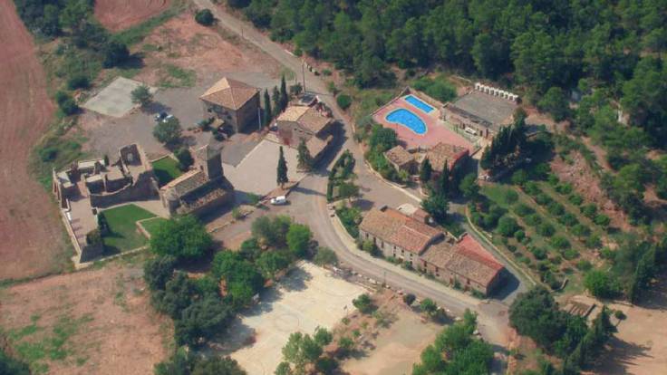 Castellnou de Bages, un poble per anar-hi de colònies