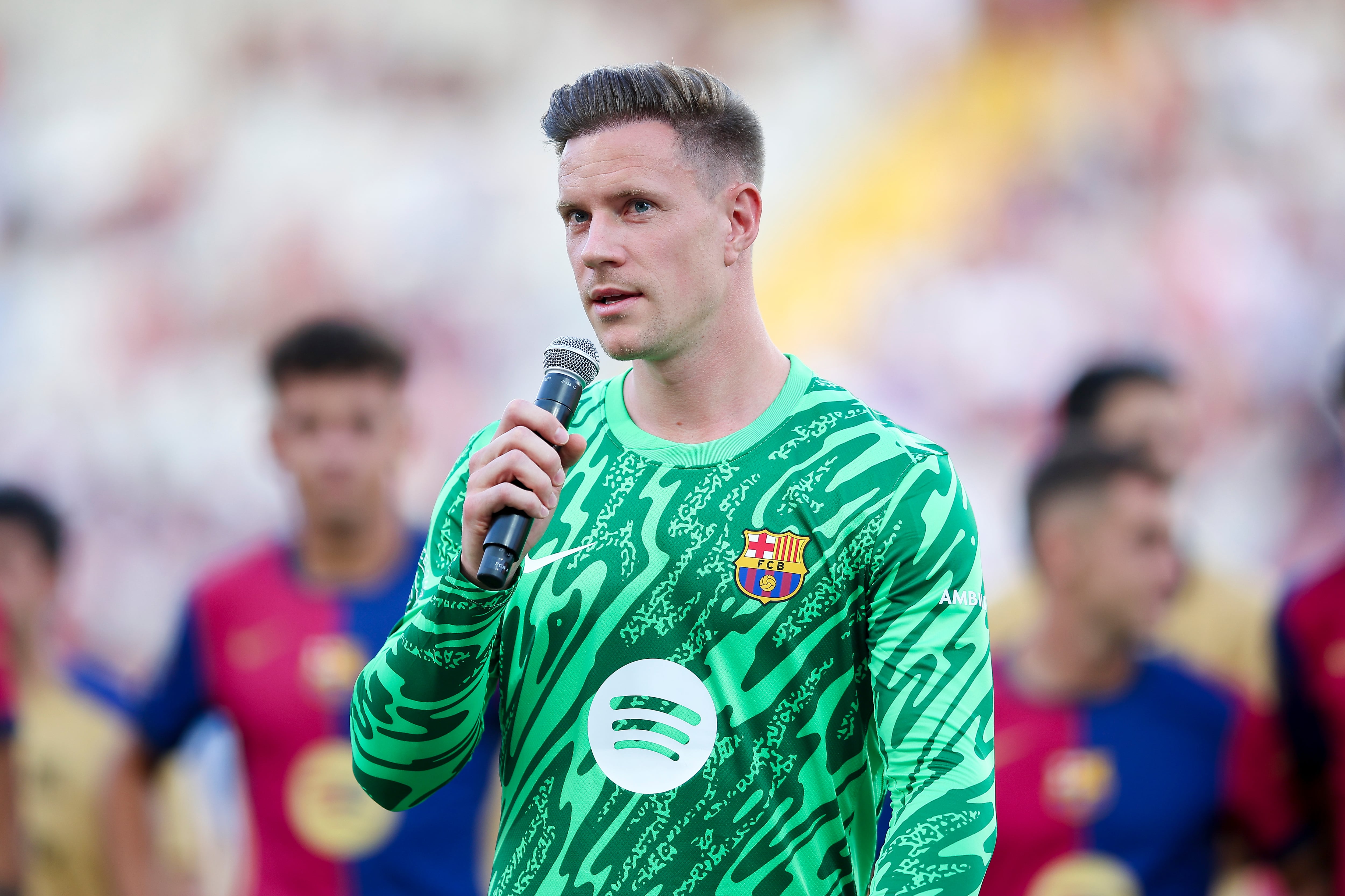 Ter Stegen se acuerda de dos leyendas del Barça en sus primeras palabras como capitán del Barça: "Queremos darles las gracias"