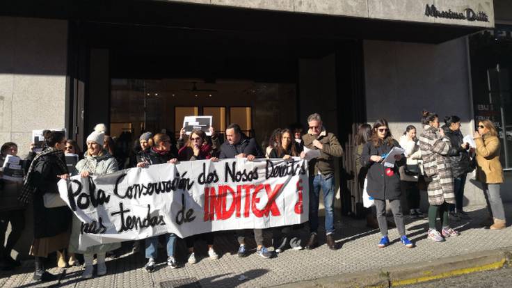 &quot;Con mi sueldo no me da para vivir&quot;: trabajadoras de Zara protestan ante la brecha salarial