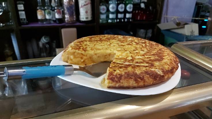 Los secretos de la mejor tortilla de patatas de Fuenlabrada, ganadora de la Ruta de la Tortilla 2022