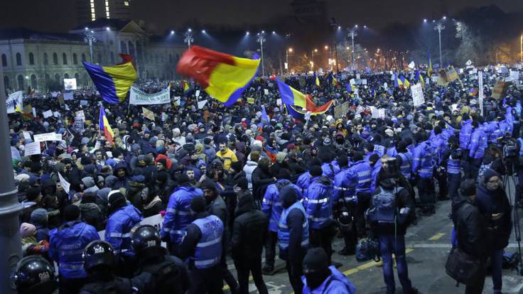 Mesa del Mundo: El gobierno rumano legaliza la corrupción a pequeña escala