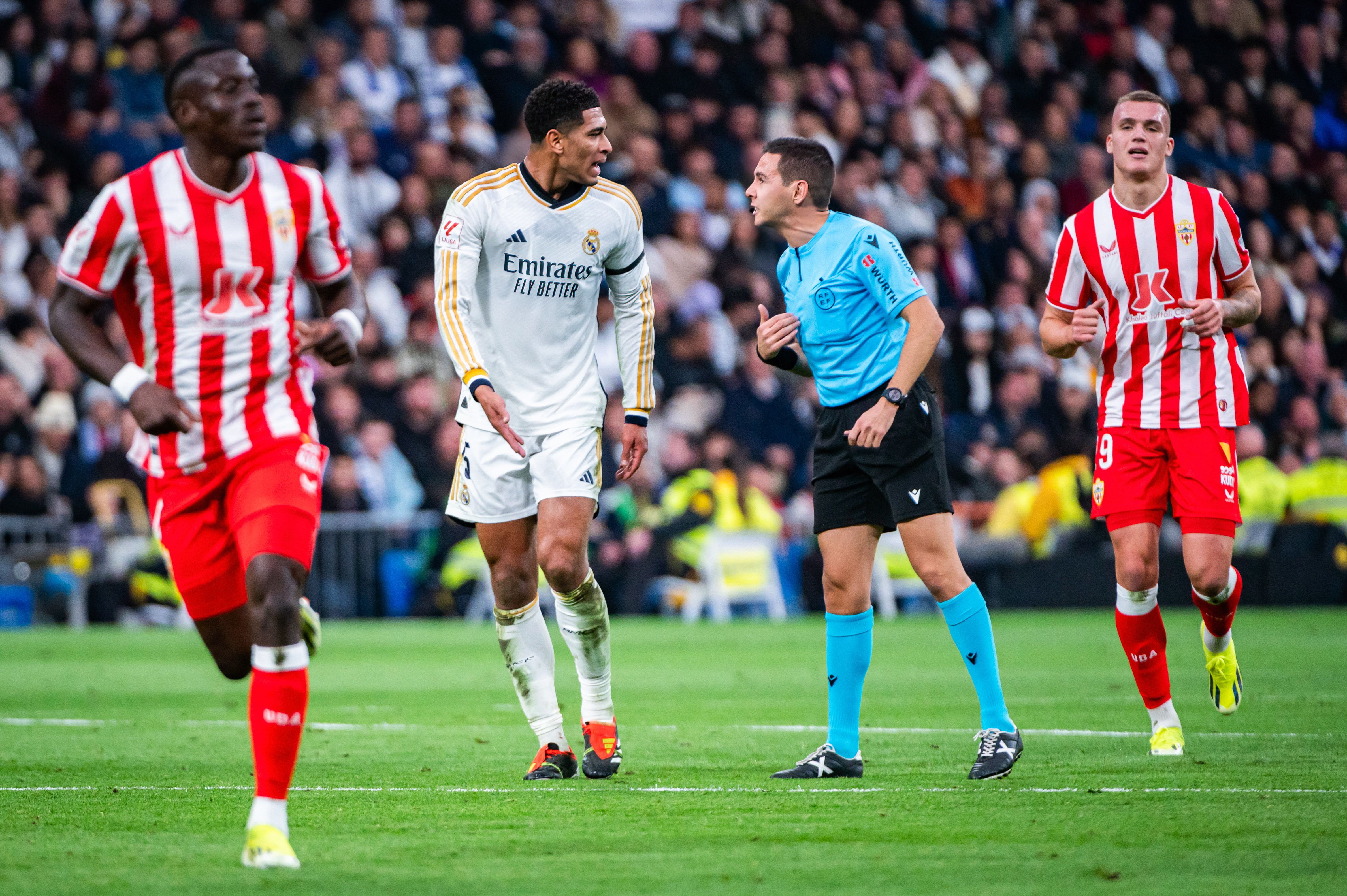 "Ha dejado en ridículo a Real Madrid TV y también se ha llevado por delante a Xavi": la transcendencia de la polémica en el Real Madrid-Almería