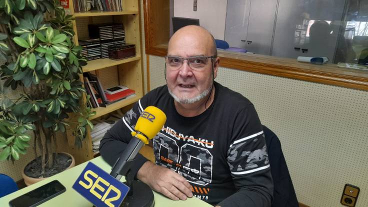 El presidente de la AA.VV. Barri Nord Oest de Xàtiva, José Giménez, comenta la situación actual del vecindario