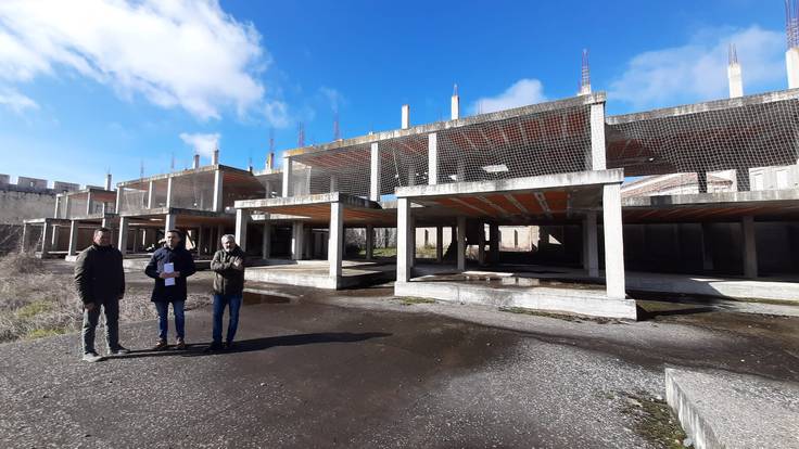 Carlos Fraile, alcalde de Cuéllar, explica la situación de la Urbanizacion Altos del Palacio