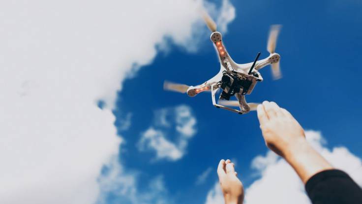 Mente Inquieta: Viajando en dron entre las nubes