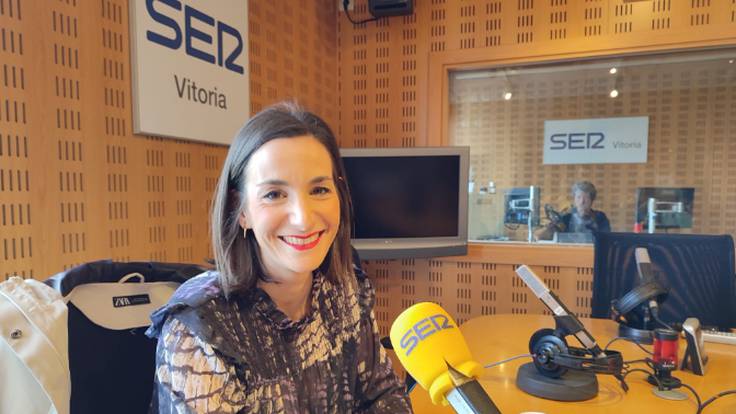 Entrevista a la candidata a la alcaldía de Vitoria por Elkarrekin-IU, Garbiñe Ruiz.