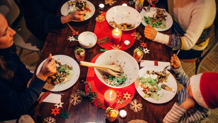Cómo tendremos que comportarnos en las cenas de Navidad según una experta en medicina preventiva
