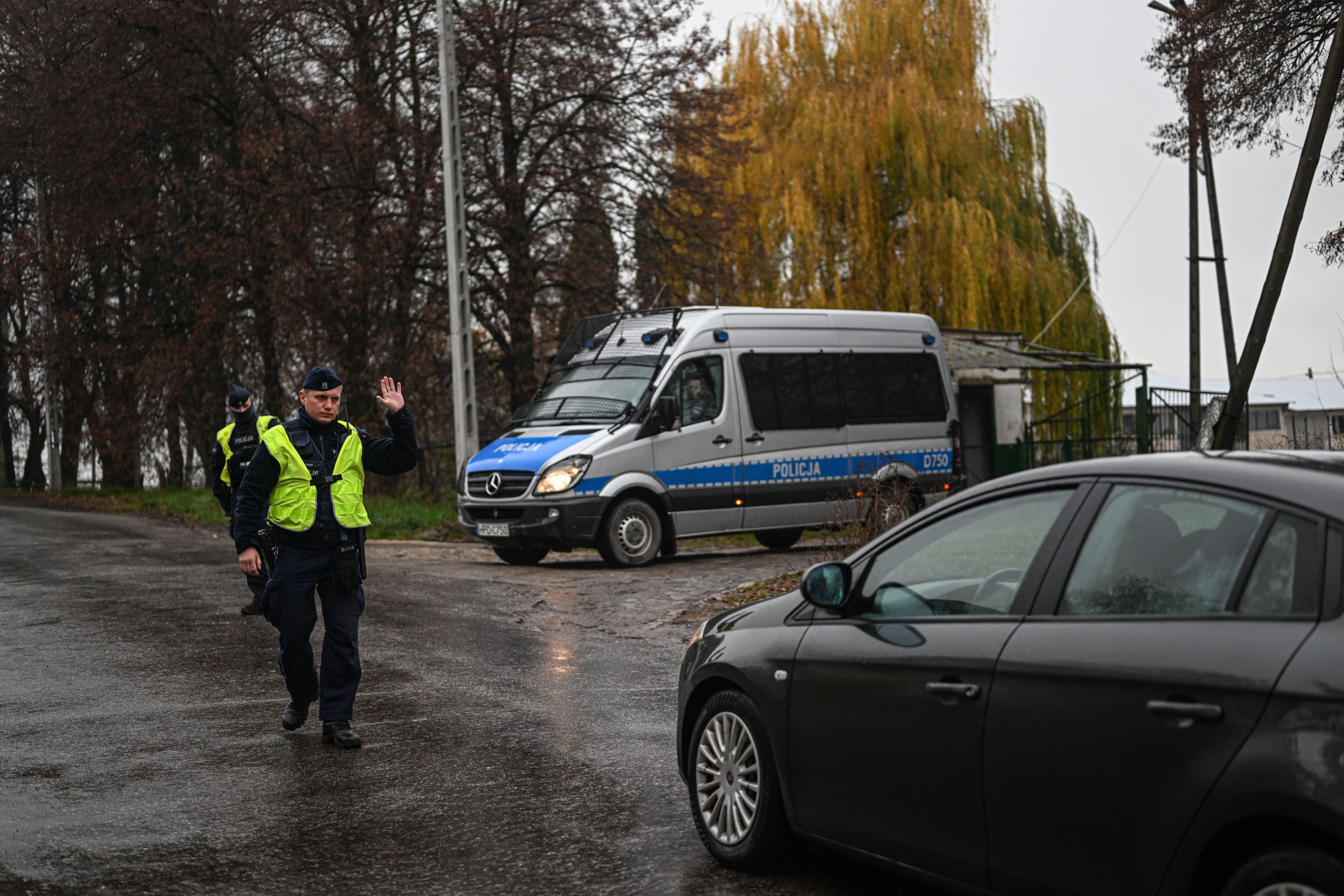 Policías piden documentación en Przewodów (Polonia