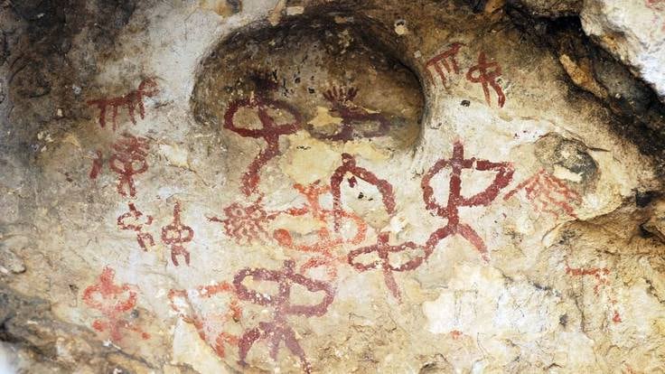 Paco Ruiz, alcalde de Jimena: &quot;En la Cueva de la Graja se muestran pinturas muy representativas de la etapa neolítica&quot;