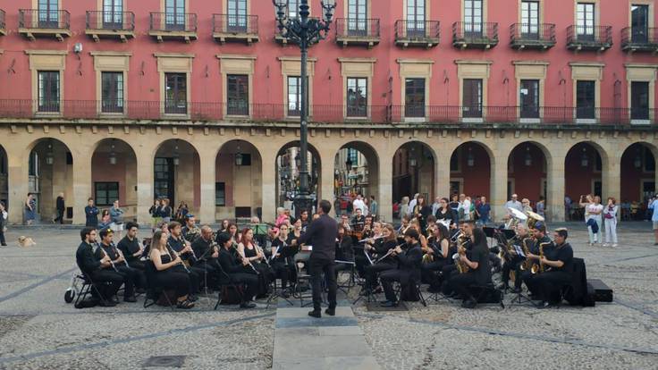El presidente de la Banda de Músicos de Gijón explica las dificultades económicas que están pasando
