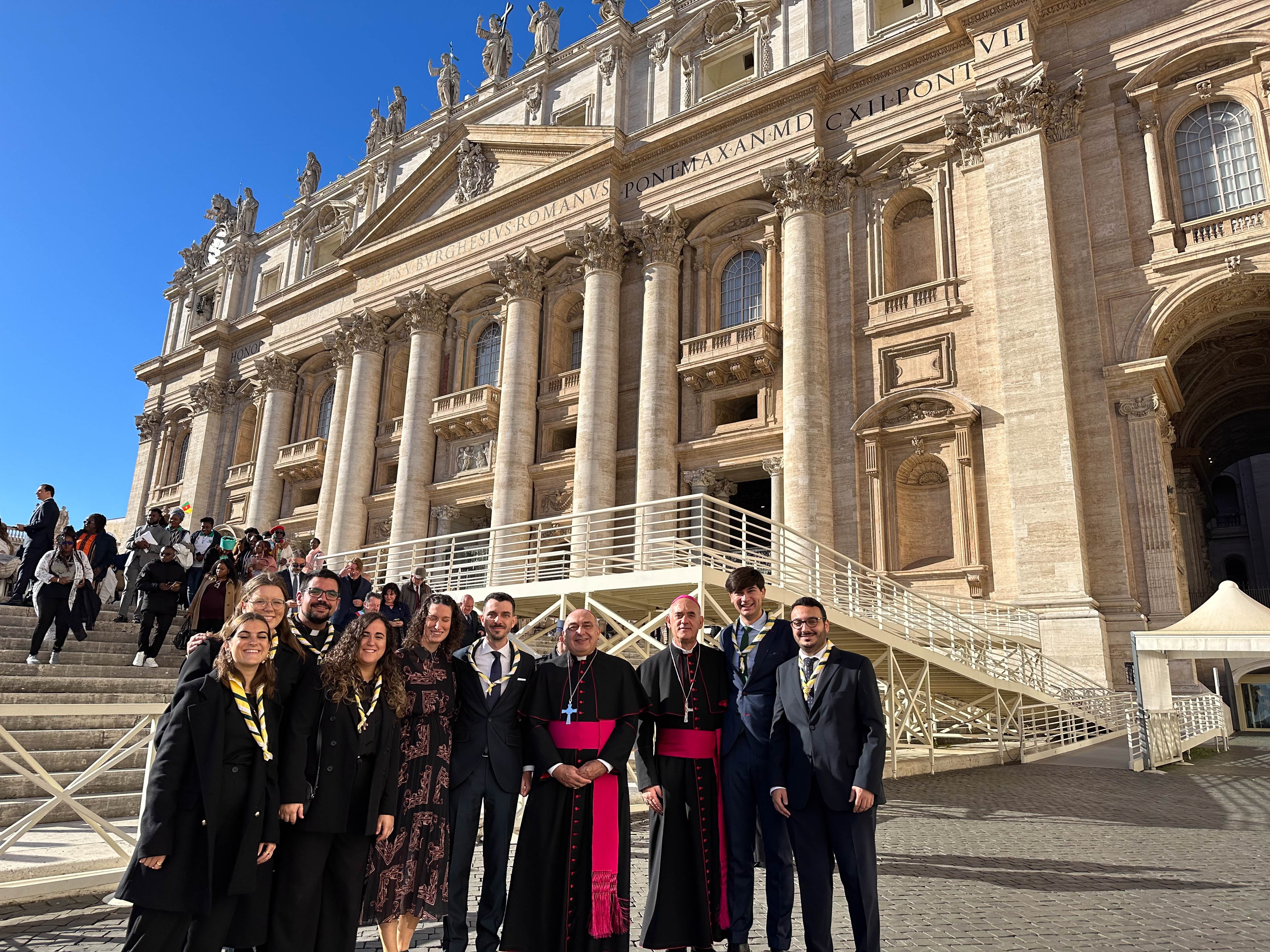 El Papa recibe a los Juniors de València en su 40 aniversario