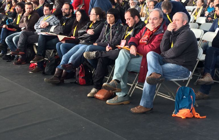 Los dirigentes de la CUP en la asamblea de hoy de Sabadell. 