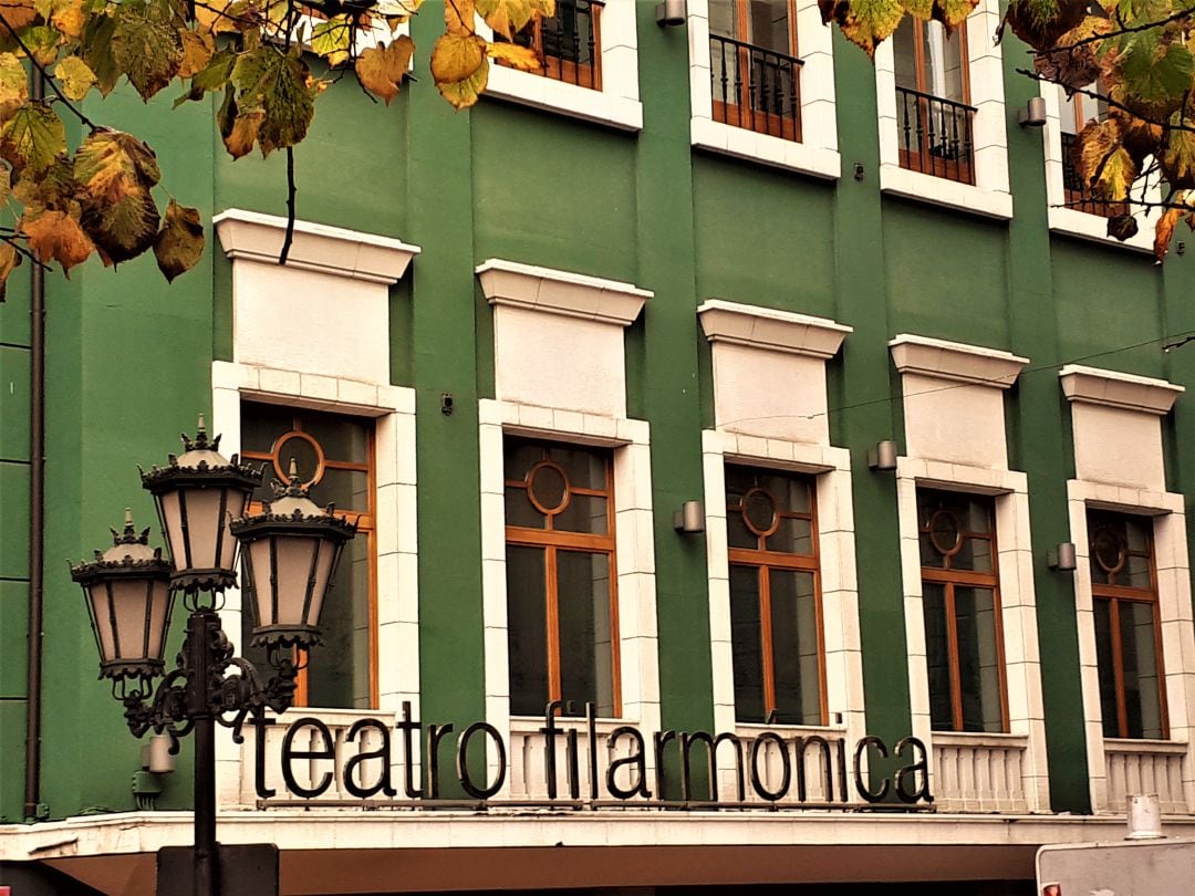 El Teatro Filarmónica rozó el lleno en las cuayro representaciones da la primera edición del Festival Concurso "Nel Amaro" de teatro en Asturiano