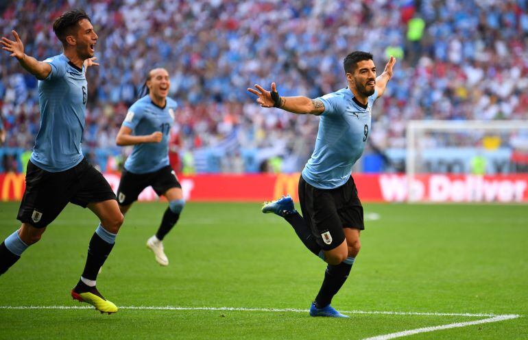 Luis Suárez celebra el primer gol de Uruguay a Rusia