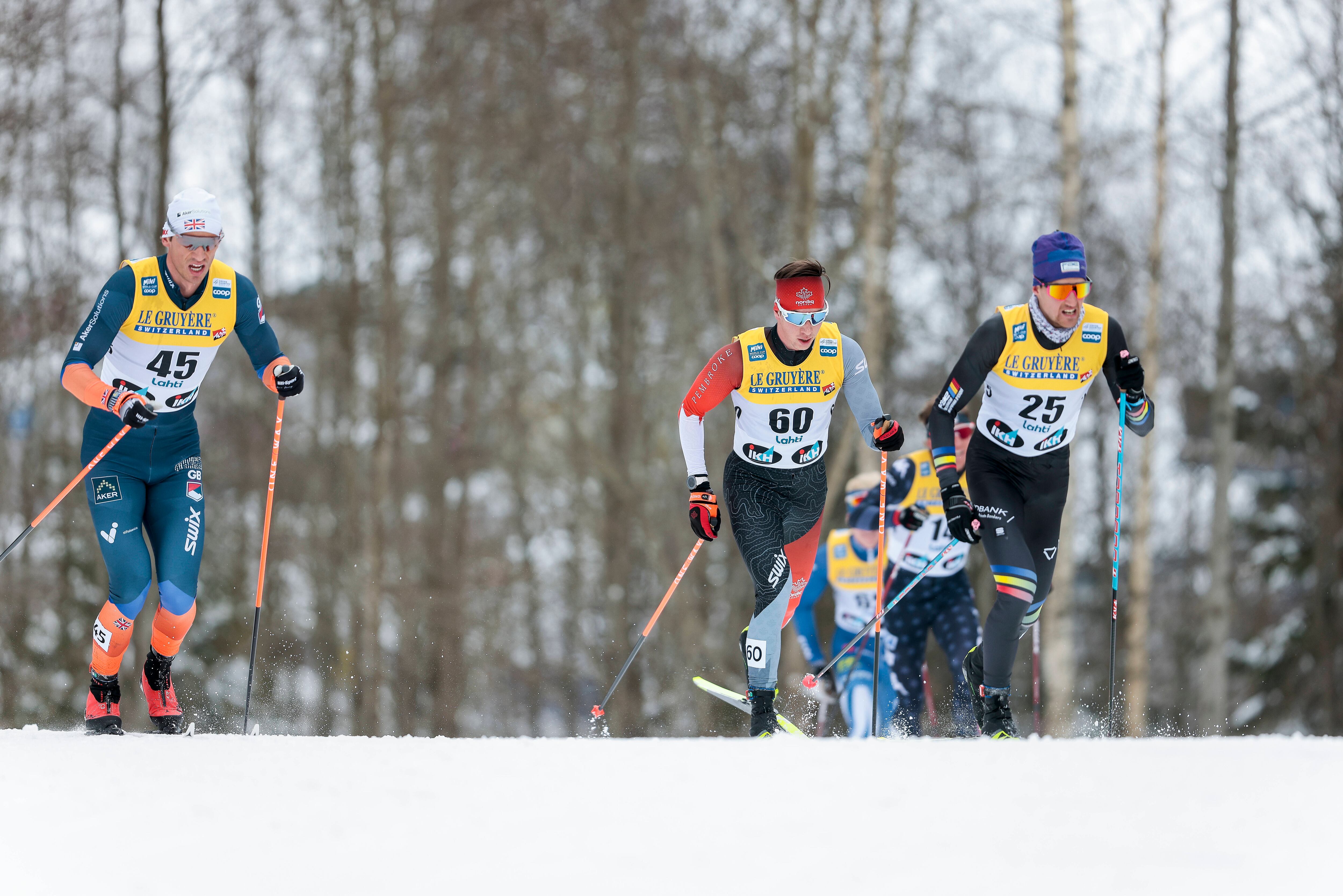 Irineu Esteve (dreta) durant la cursa a Finlàndia.