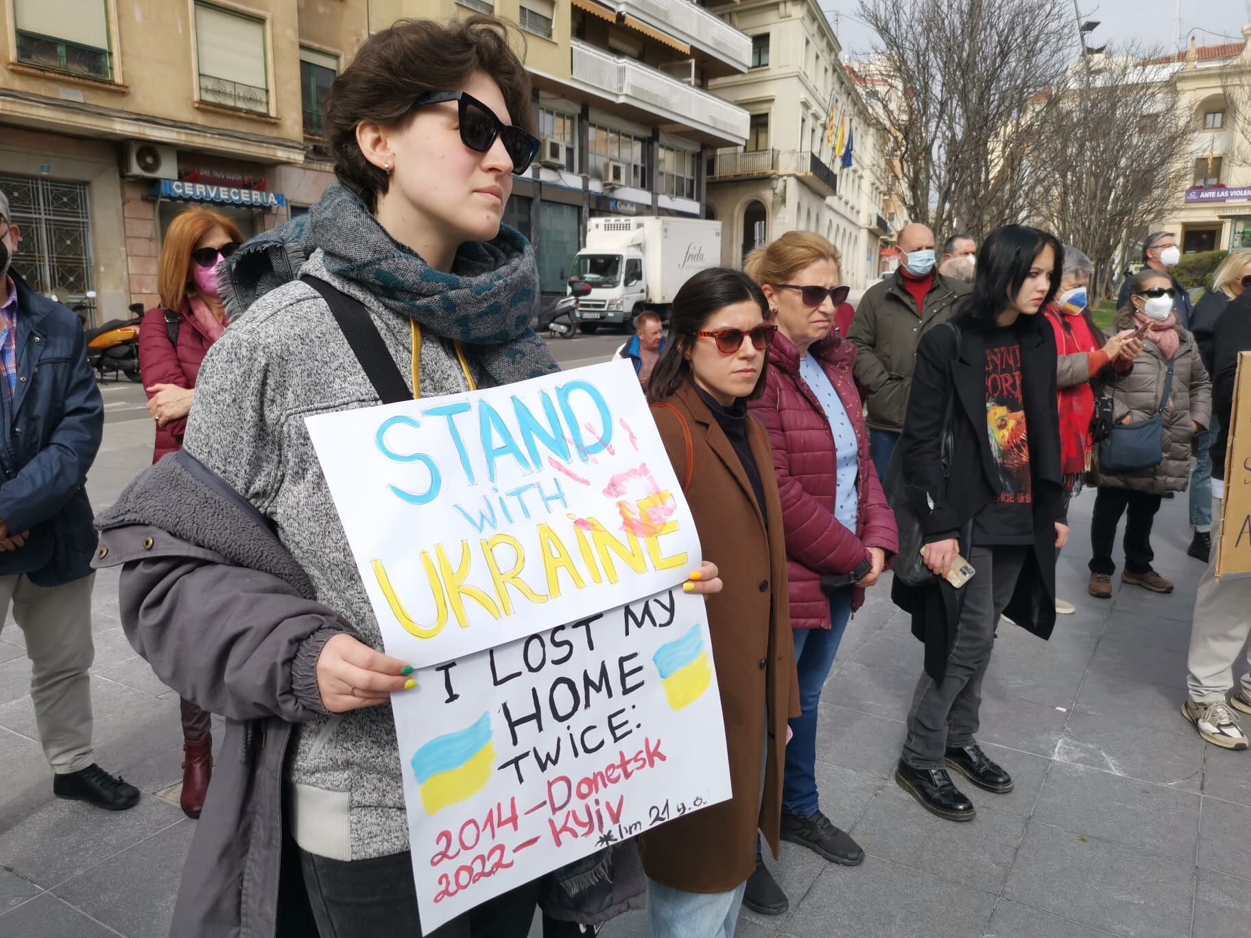 Concentración de ucranianos en la Plaza de la Montañeta de Alicante