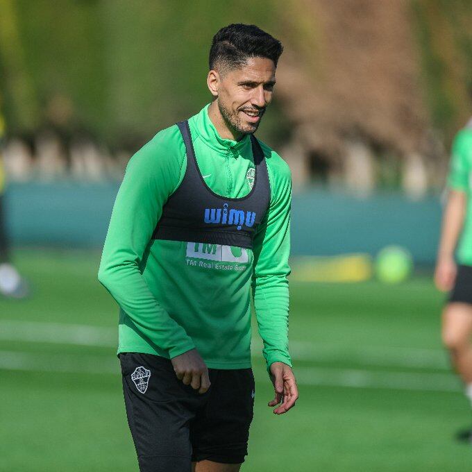 Fidel durante un entrenamiento con el Elche esta semana