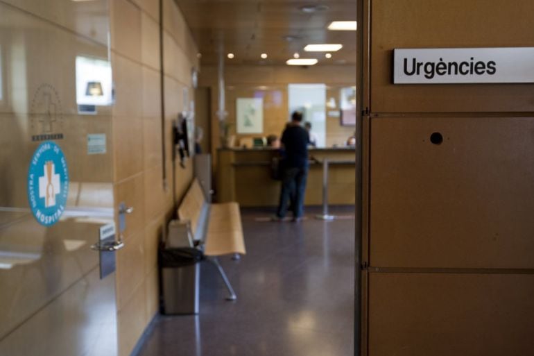 El personal d'Urgències de l'hospital denuncia les males condicions laborals en la què es troben per falta d'efectius.