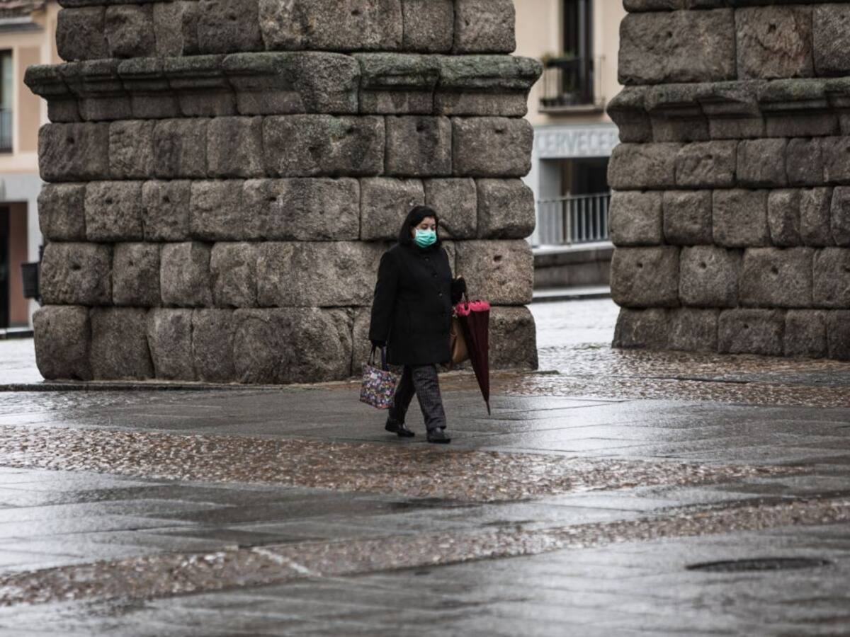 Se repartirán mascarillas en el transporte urbano, en las estaciones de trenes y autobuses y en los taxis