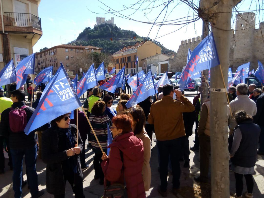 Decenas de peñafielenses mostraron su hartazgo ante el olvido de las administraciones en el proyecto de la Autovía A11.