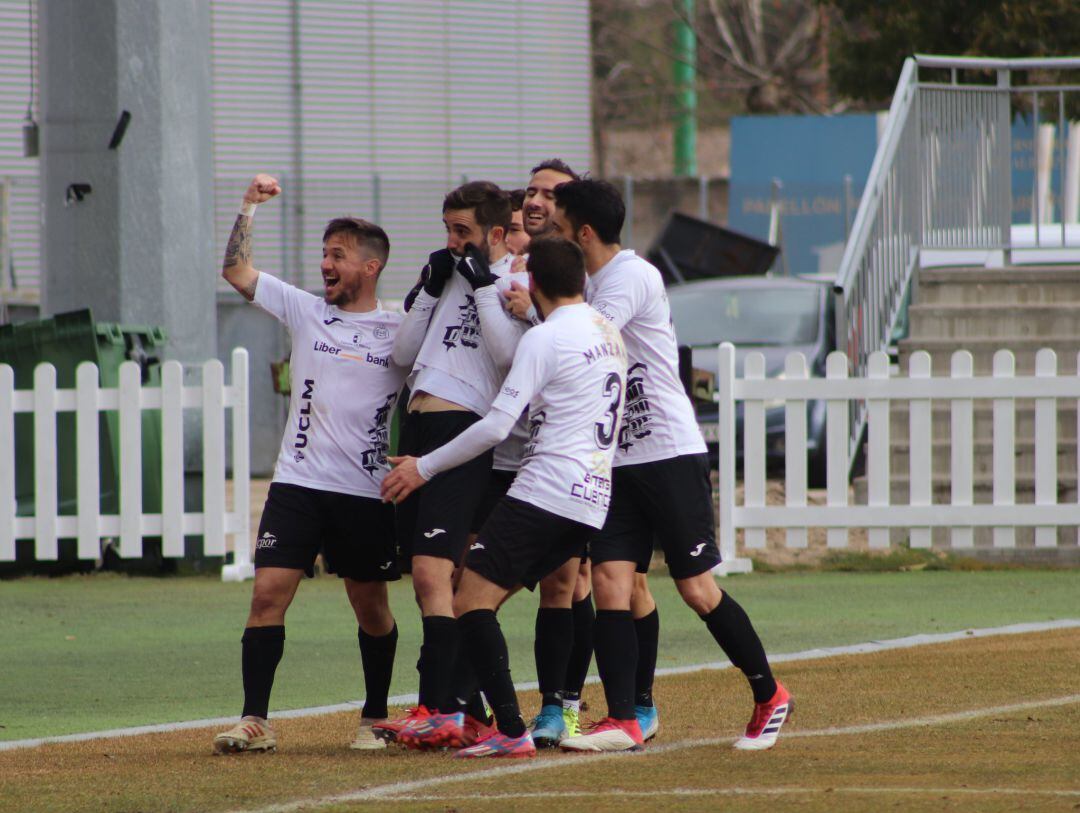 Iván Rubio celebra un gol en el partido ante el Tarancón 