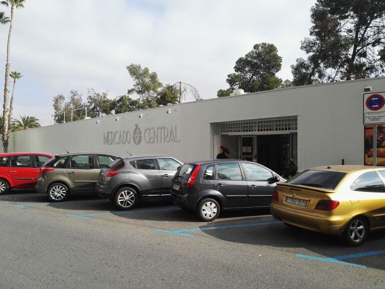 Una imagen de esta mañana del mercado provisional