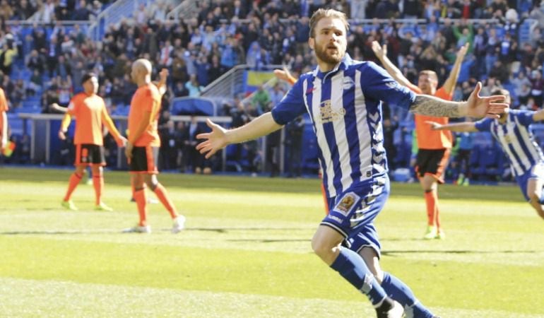 Aleksandar Katai no seguirá en el Deportivo Alavés.