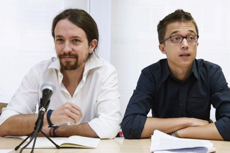 El secretario general de Podemos, Pablo Iglesias, y el secretario político de Podemos, Íñigo Errejón, intervienen ante el Consejo Ciudadano de Podemos, hoy en Madrid.- EFE/Luca Piergiovanni