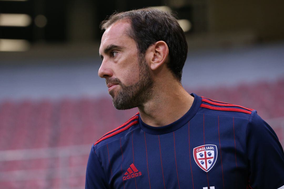 Diego Godín como jugador del Cagliari