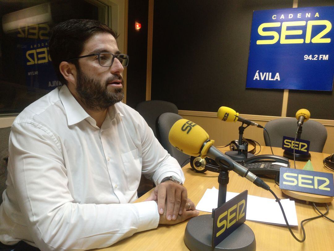 Jesús Manuel Sánchez Cabrera en los estudios de Ser Ávila