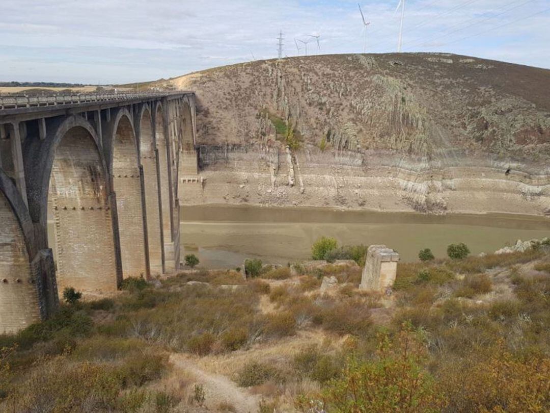 Embalse de Manzanal en octubre de 2017