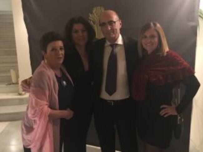 El director de Radio Jaén, Manuel Palomo, y asu izquierda, la directora de publicidad de esta casa, Beni Ruiz, junto a representantes de otras empresas.