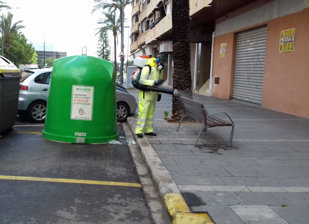 Máquina nueva para la desinfección de las calles en Gandia