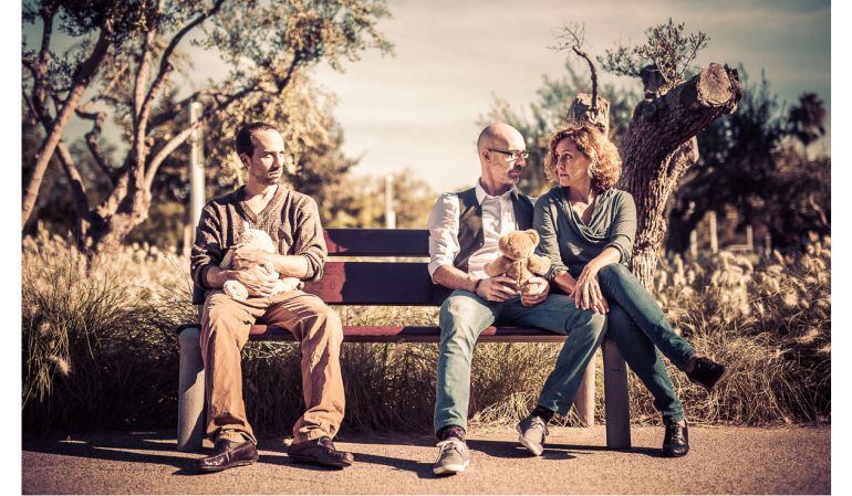 Foto promocional de l'obra "Dos familias".