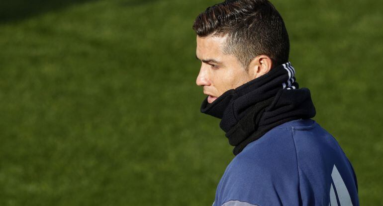 Cristiano Ronaldo, durante el entrenamiento de este martes en Valdebebas