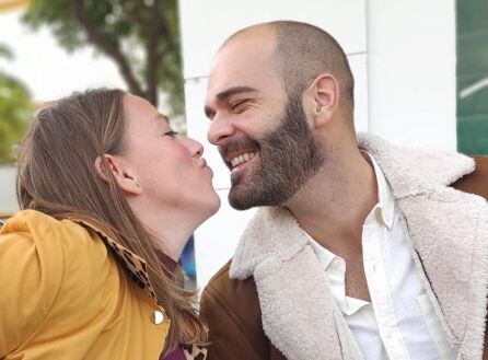 Ana y Víctor, la primera pareja en casarse en el ayuntamiento de Sevilla desde que se decretara el estado de alarma