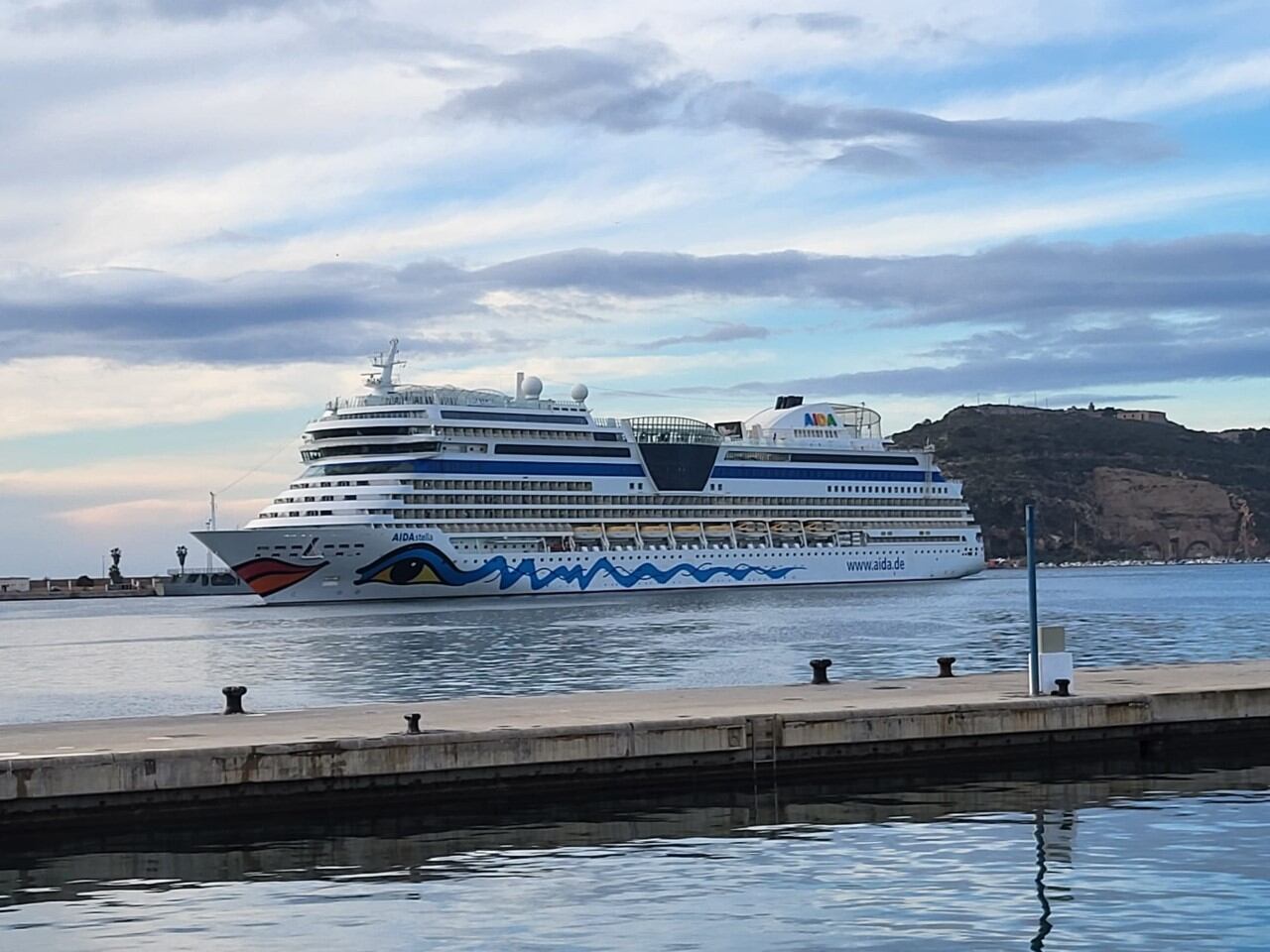 Crucero entrando al Puerto de Cartagena