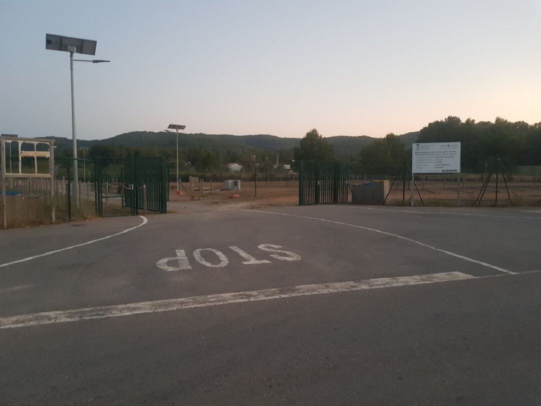 Imagen del acceso a la cala