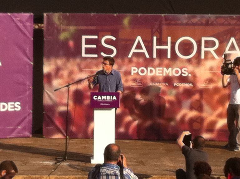 Íñigo Errejón en el acto central de campaña de Podemos en el Parque de Las Tres Culturas, de Toledo.