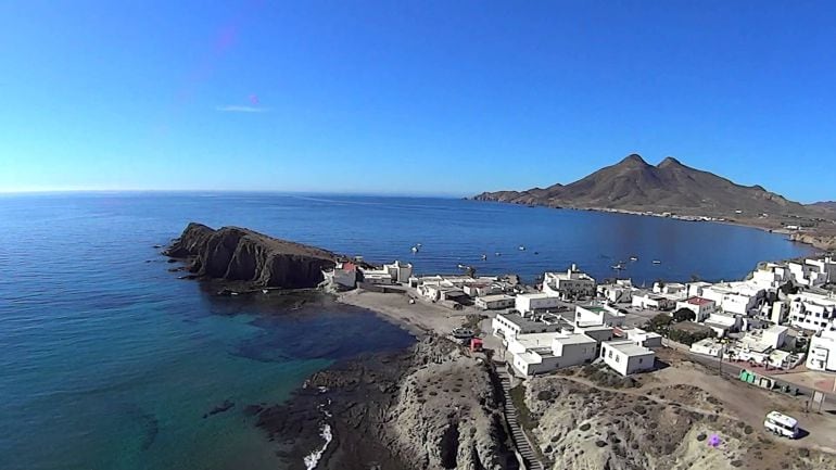 Playa de la Iselta del Moro en Almería.